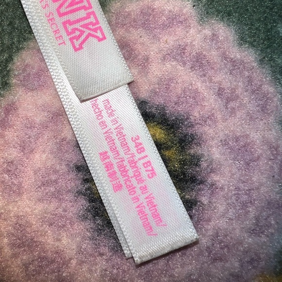 Pink Bras - Picture 6 of 6